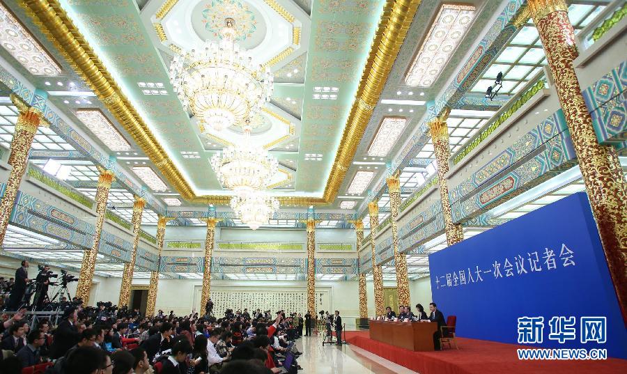 外交部長(zhǎng)楊潔篪答記者問(wèn)