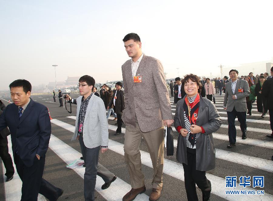 全國政協十二屆一次會議舉行第三次全體會議