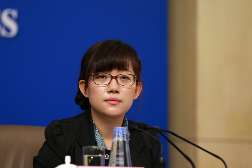 兩會小清新女翻譯 盤點近年兩會女翻譯