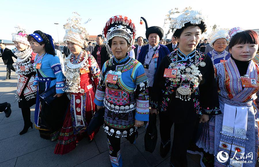 2014兩會(huì)：少數(shù)民族代表委員的特色帽飾