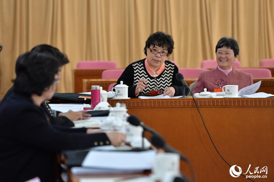 鏡頭中的兩會：兩會上的“半邊天”風采