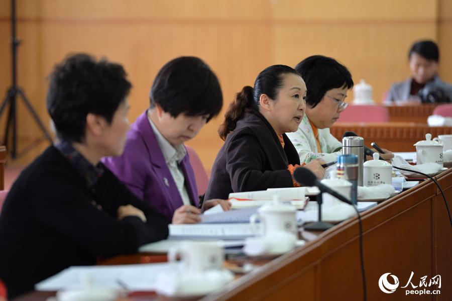 鏡頭中的兩會：兩會上的“半邊天”風采