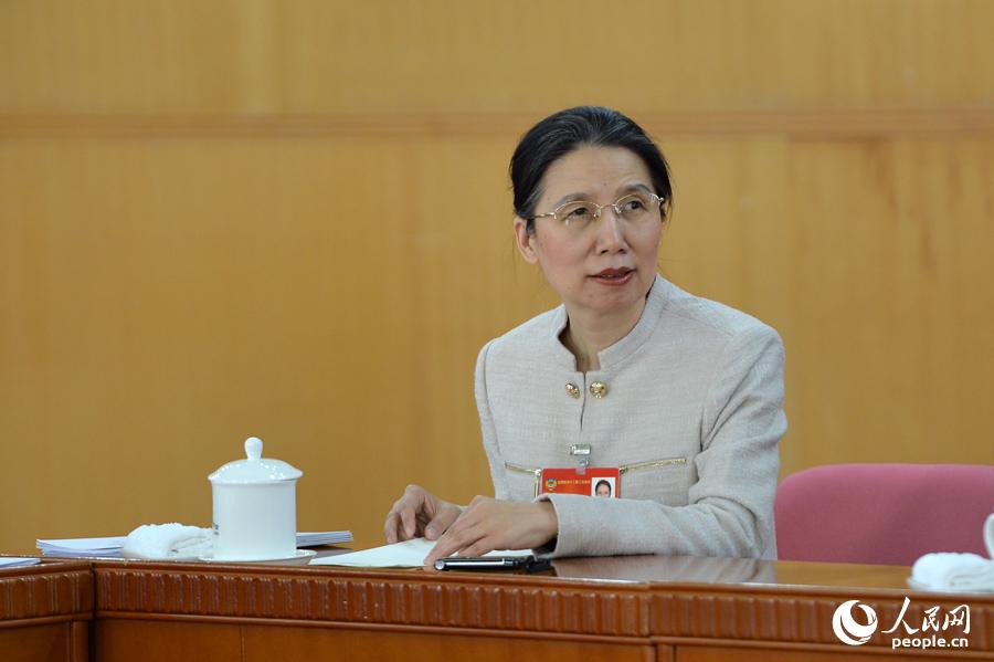鏡頭中的兩會：兩會上的“半邊天”風(fēng)采