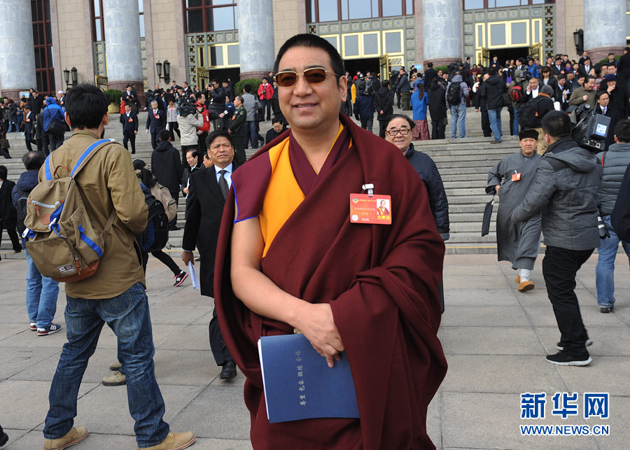 政協委員揮手話別：明年兩會再相見