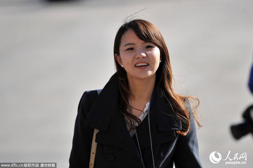 2014兩會花絮：兩會會場上的美女記者