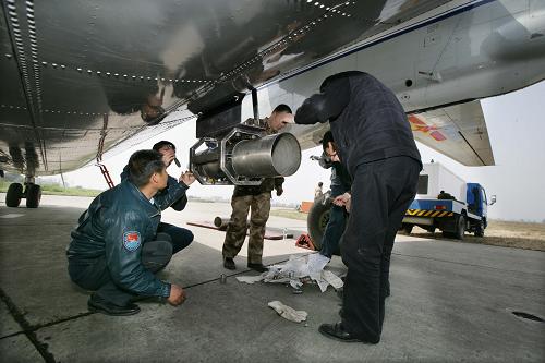 組圖：成空14架運輸機投入西南地區抗旱（2）
