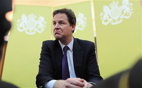 英副首相采訪中自爆是愛哭鬼 疏遠(yuǎn)卡梅倫挖苦外長(zhǎng)