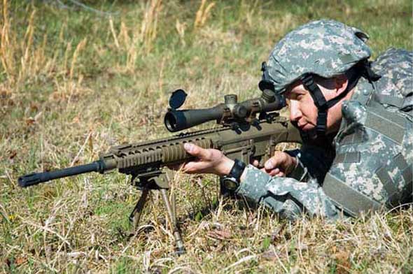 阿政府軍與塔利班激戰(zhàn) 增援米-17慘撞樹[圖]