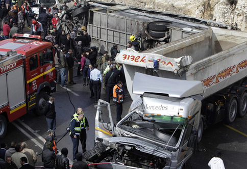 巴勒斯坦校車事故致10多名兒童死亡 全國(guó)哀悼3日