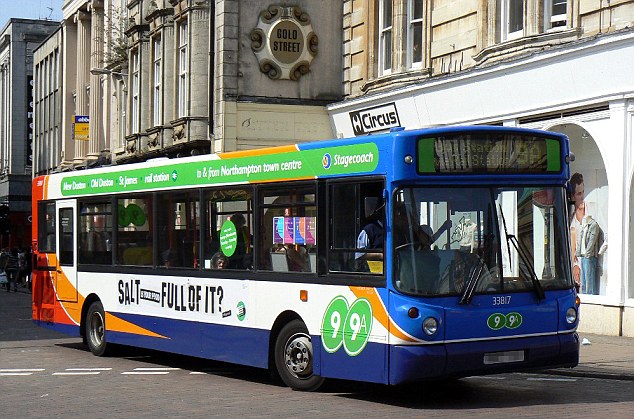 集體買彩票中3800萬!英小鎮12名公交司機閃電辭職