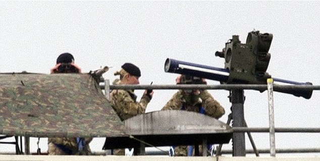 居民樓頂部署地空導彈 倫敦奧運安保計劃遭民眾抗議