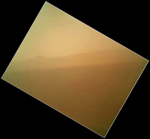 “好奇”號發回首幅火星彩照 網友惡搞博爾特“跑”上火星