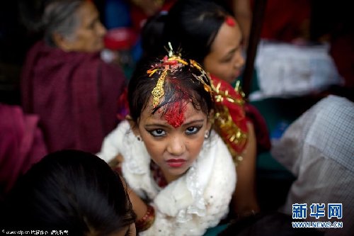 尼泊爾百名女孩角逐庫(kù)瑪麗“活女神”
