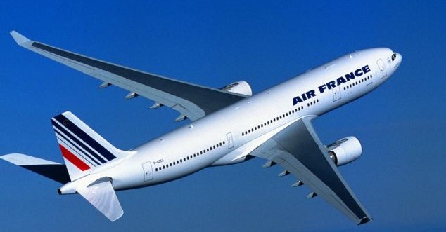 法航客機迫降敘利亞 因無法刷卡向乘客借現金買油