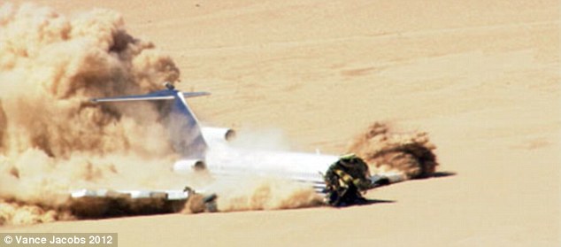 波音727客機(jī)“墜毀”試驗：頭等艙乘客更危險