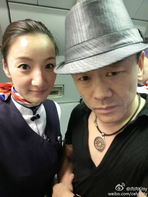 汪涵梁朝偉劉亦菲張根碩 盤點明星與空姐合影