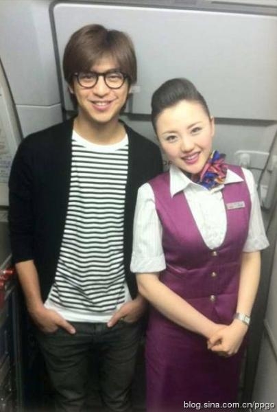 汪涵梁朝偉劉亦菲張根碩 盤點明星與空姐合影