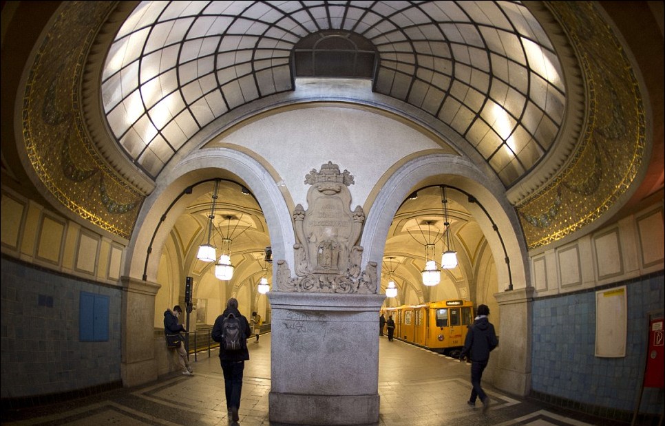 瑞典斯德哥爾摩地鐵一站一風景 被譽世界最長的藝術長廊