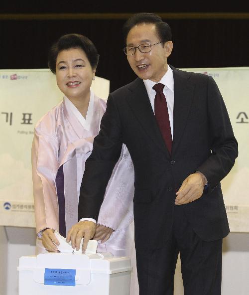 韓國(guó)總統(tǒng)選舉投票開(kāi)始 分析稱兩大年齡段選民最關(guān)鍵