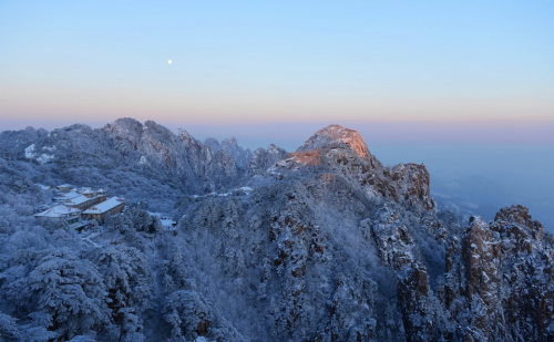 黃山風(fēng)景區(qū)開(kāi)展主題酬賓周活動(dòng) 本地市民免費(fèi)游