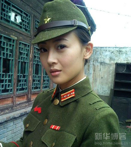 組圖：嬌柔女星軍裝照 誰最惹人愛？
