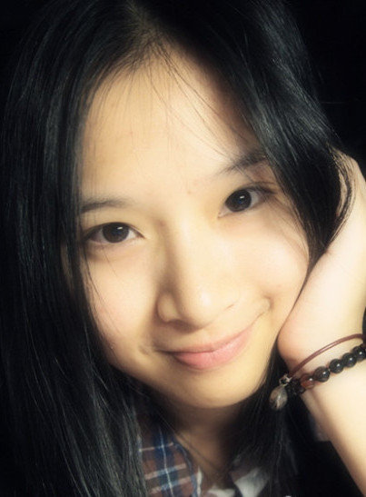 全國?；ㄅ判邪?清華女生酷似高圓圓