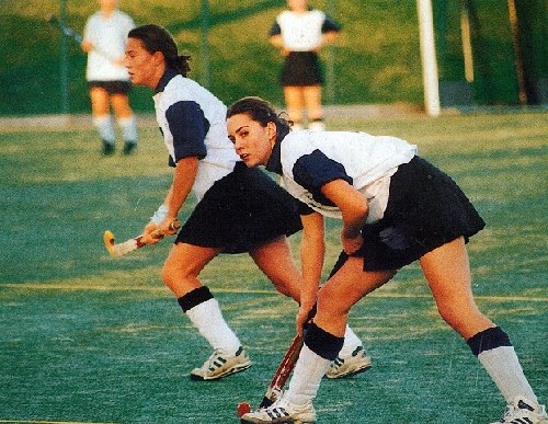 凱特王妃十年運(yùn)動(dòng)照對(duì)比 英姿颯爽是曲棍球好手