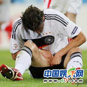 朱茵當(dāng)眾摳腳范冰冰挖鼻孔 盤(pán)點(diǎn)中外明星不雅抓拍