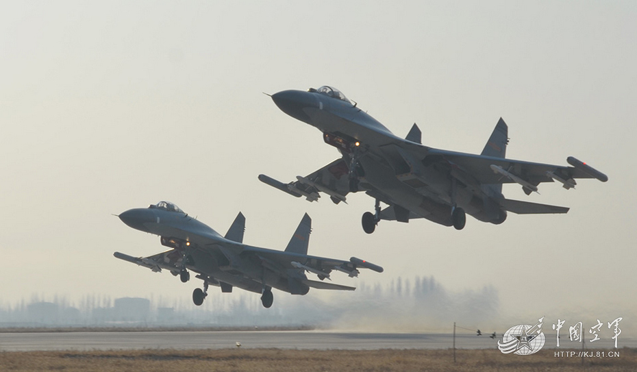組圖：中國空軍殲-11雙機(jī)升空處置“異常空情”