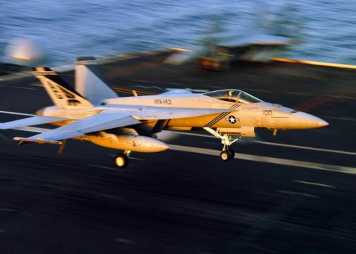 對(duì)比中美戰(zhàn)斗機(jī):F/A-18E/F優(yōu)于殲-15