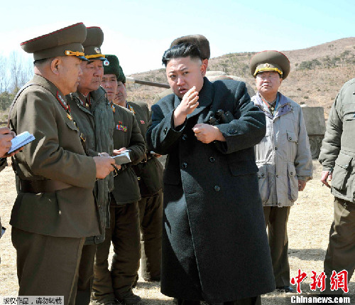 金正恩視察1973部隊(duì) 親自示范射擊姿勢