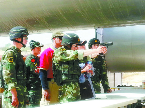 武警“雪豹”突擊隊(duì)參加國(guó)際特種兵比武紀(jì)實(shí)