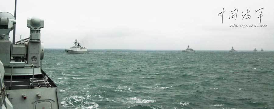 中國海軍特混編隊在東海訓練海空作戰