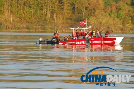美國紐約州小型水上飛機(jī)墜河 至少一人死亡