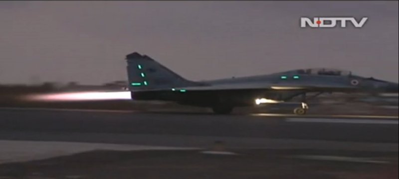 印度海軍米格-29KUB艦載戰(zhàn)機(jī)服役現(xiàn)場(chǎng)圖曝光