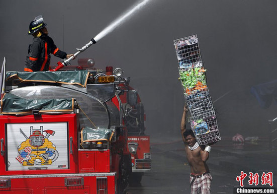 菲律賓首都購物中心發生火災 起火原因尚未確定