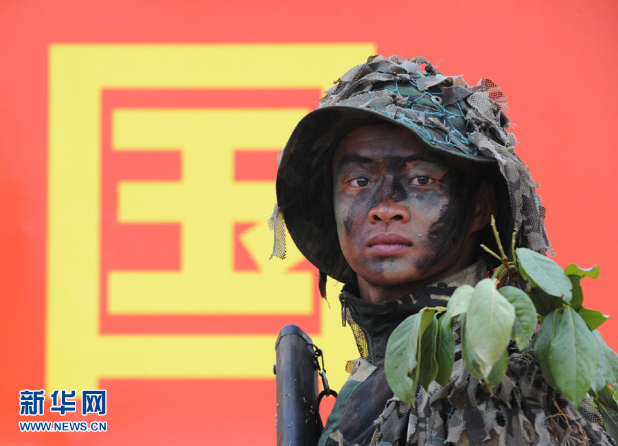 解放軍精英狙擊手集訓(xùn) 演練山岳叢林地狙擊作戰(zhàn)