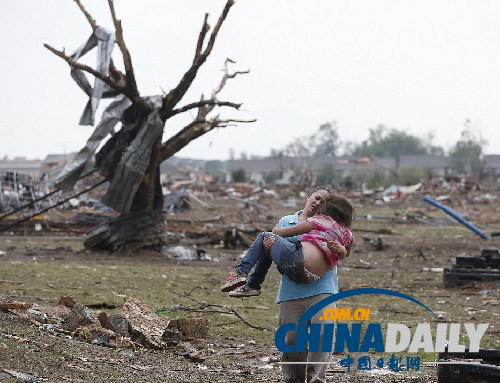 美國俄克拉荷馬市郊遭龍卷風重創(chuàng) 近百人死亡