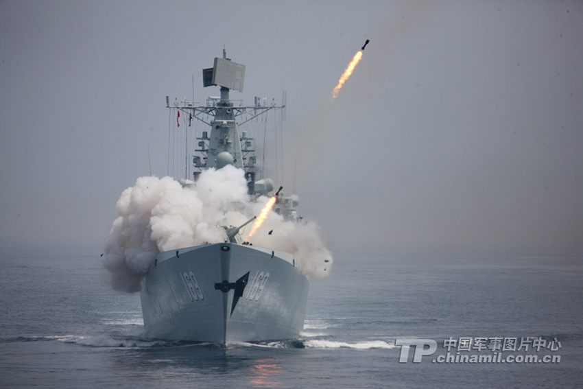 日本防衛(wèi)省稱中國(guó)海軍艦艇首次通過宗谷海峽（組圖）