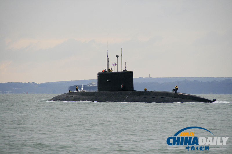 印度海軍潛水艇孟買基地爆炸起火 18人失蹤（組圖）