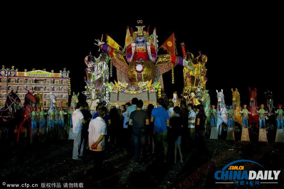 馬來西亞華裔迎“鬼節(jié)” 民眾“驚悚”狂歡（高清組圖）
