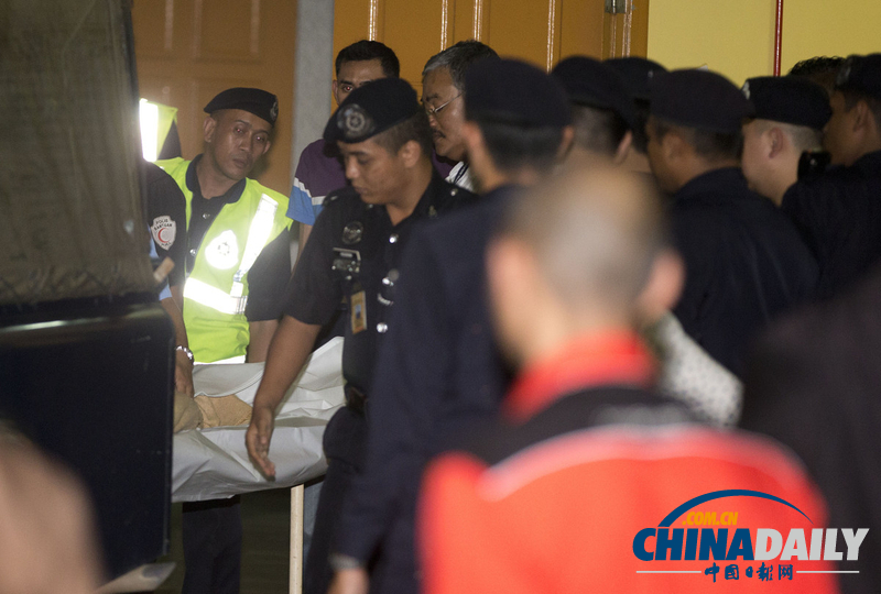 馬來西亞公交車墜崖已致33人死亡 其中24名華人（高清組圖）