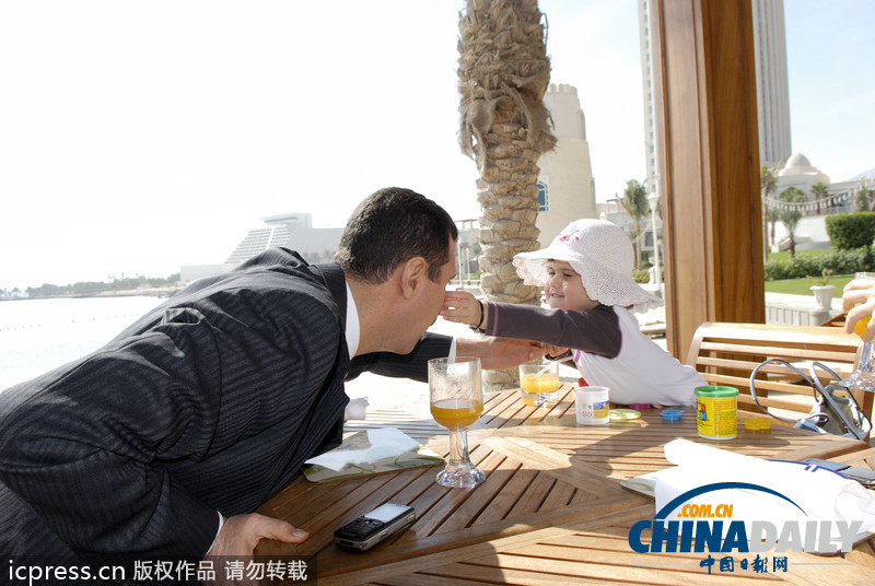 敘利亞總統(tǒng)溫馨家庭生活實(shí)錄 和樂(lè)融融羨煞旁人