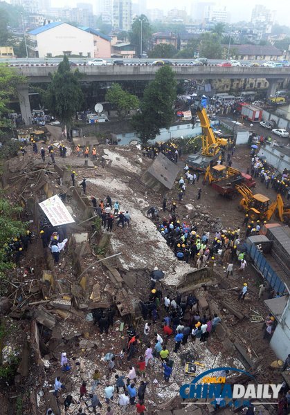 印度孟買(mǎi)一五層樓房坍塌 或60人被埋（組圖）