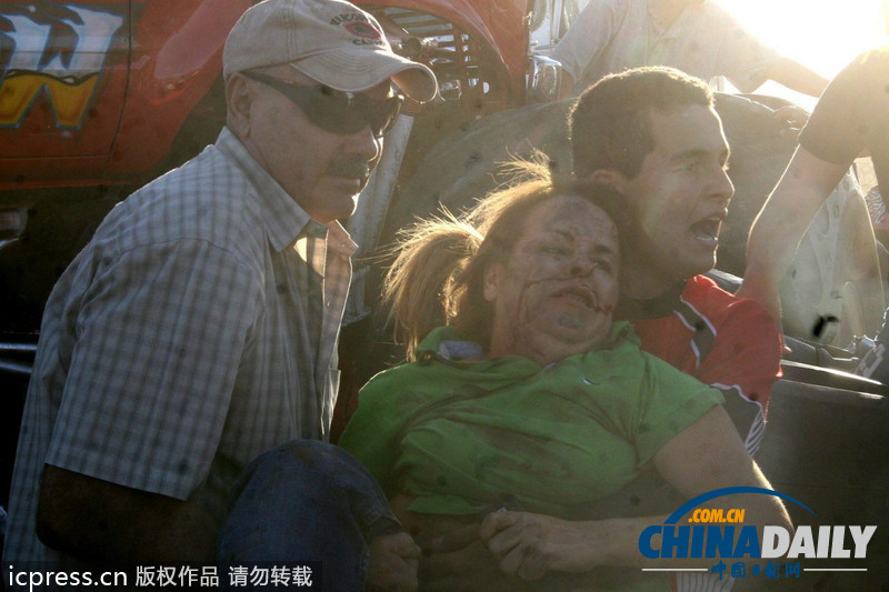 墨西哥巨型卡車沖入看臺 致至少6人死亡47人受傷