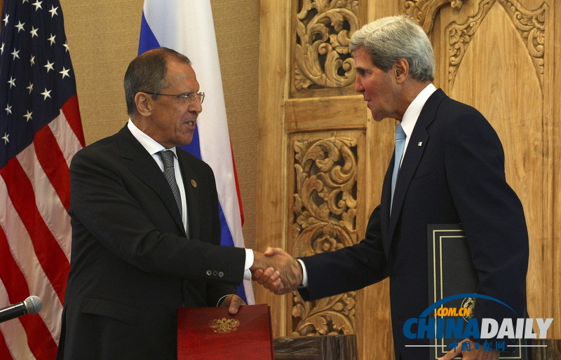 APEC峰會:美國務卿克里與俄外長相見甚歡