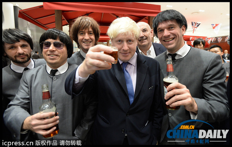 倫敦市長(zhǎng)訪華趣事多 與披頭士喝酒上演哥倆好