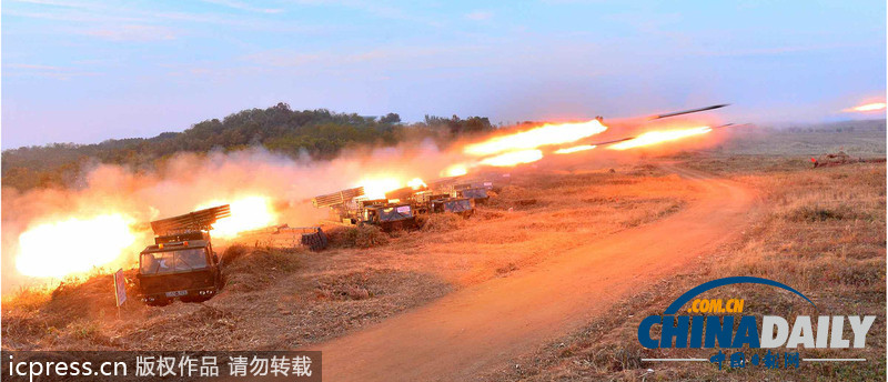 金正恩指導(dǎo)朝鮮人民軍火力打擊訓(xùn)練（組圖）