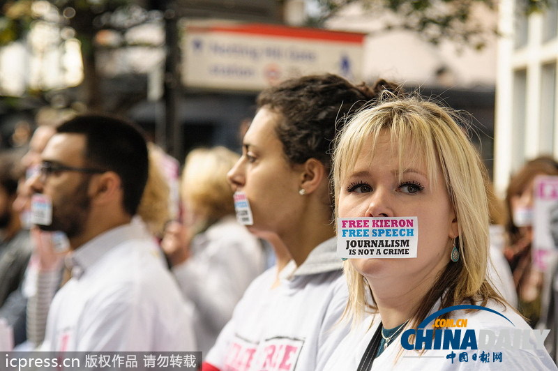 英民眾封口抗議要求俄羅斯釋放被捕記者