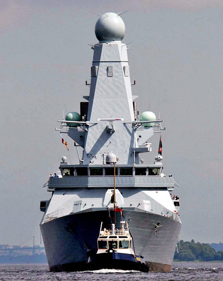 “歐洲第一艦”英國(guó)皇家海軍“勇敢”號(hào)訪問上海
